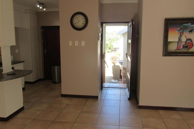 To Let 2 Bedroom Property for Rent in Beacon Bay Eastern Cape